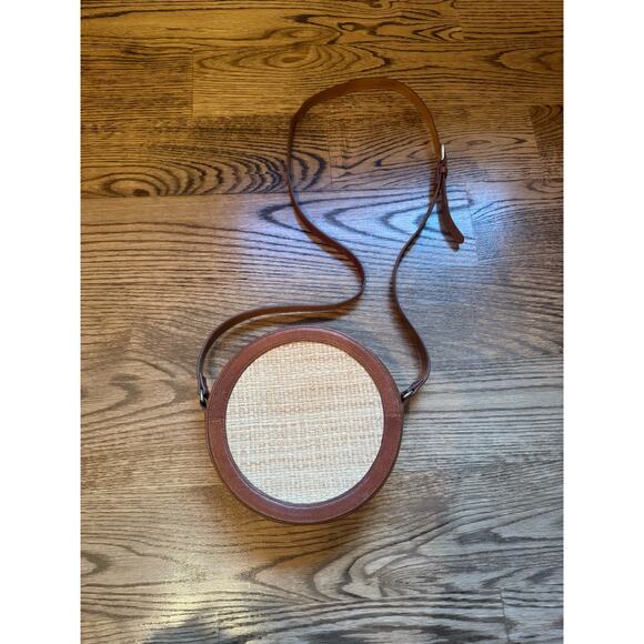 MOST WANTED Woven Canteen Leather Contrast Circle Crossbody Bag - Picture 2 of 7